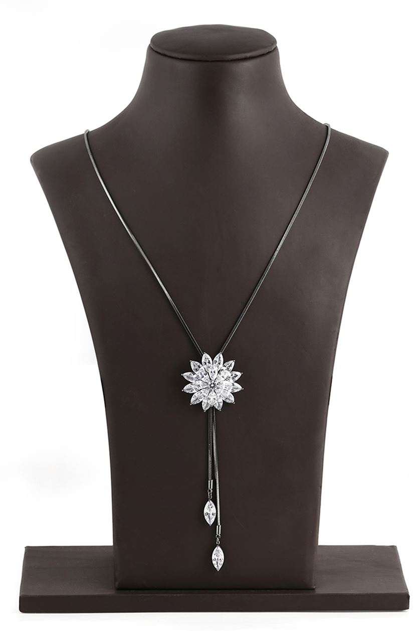 A closeup of an adjustable pendant necklace from BenzerWorld ethnicwear store.