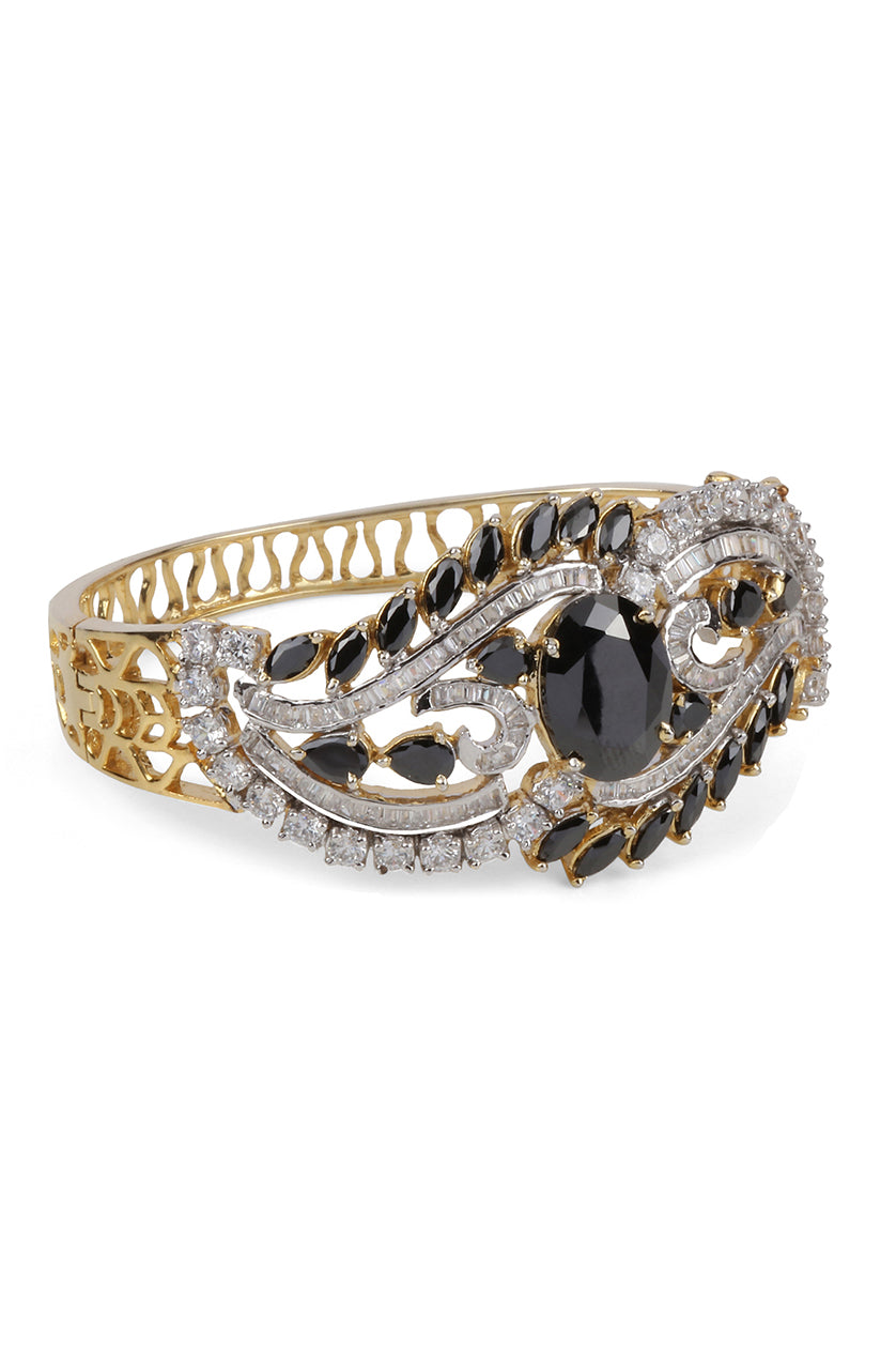 A closeup of a black semi-precious stone in cubic from BenzerWorld ethnicwear store.