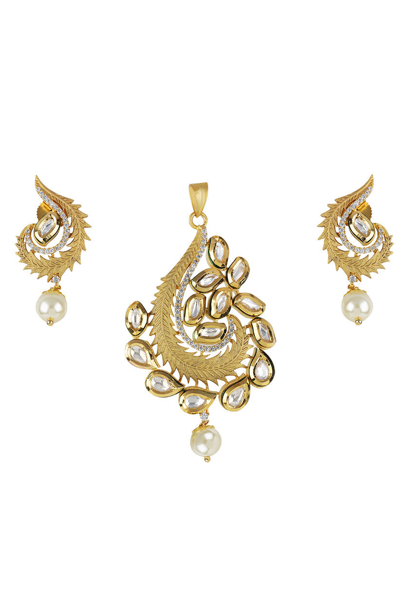 A closeup of a fusion pendant set in gold from BenzerWorld ethnicwear store.